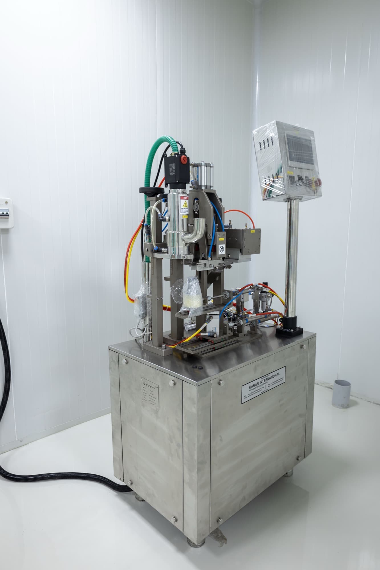 Filling and sealing machine