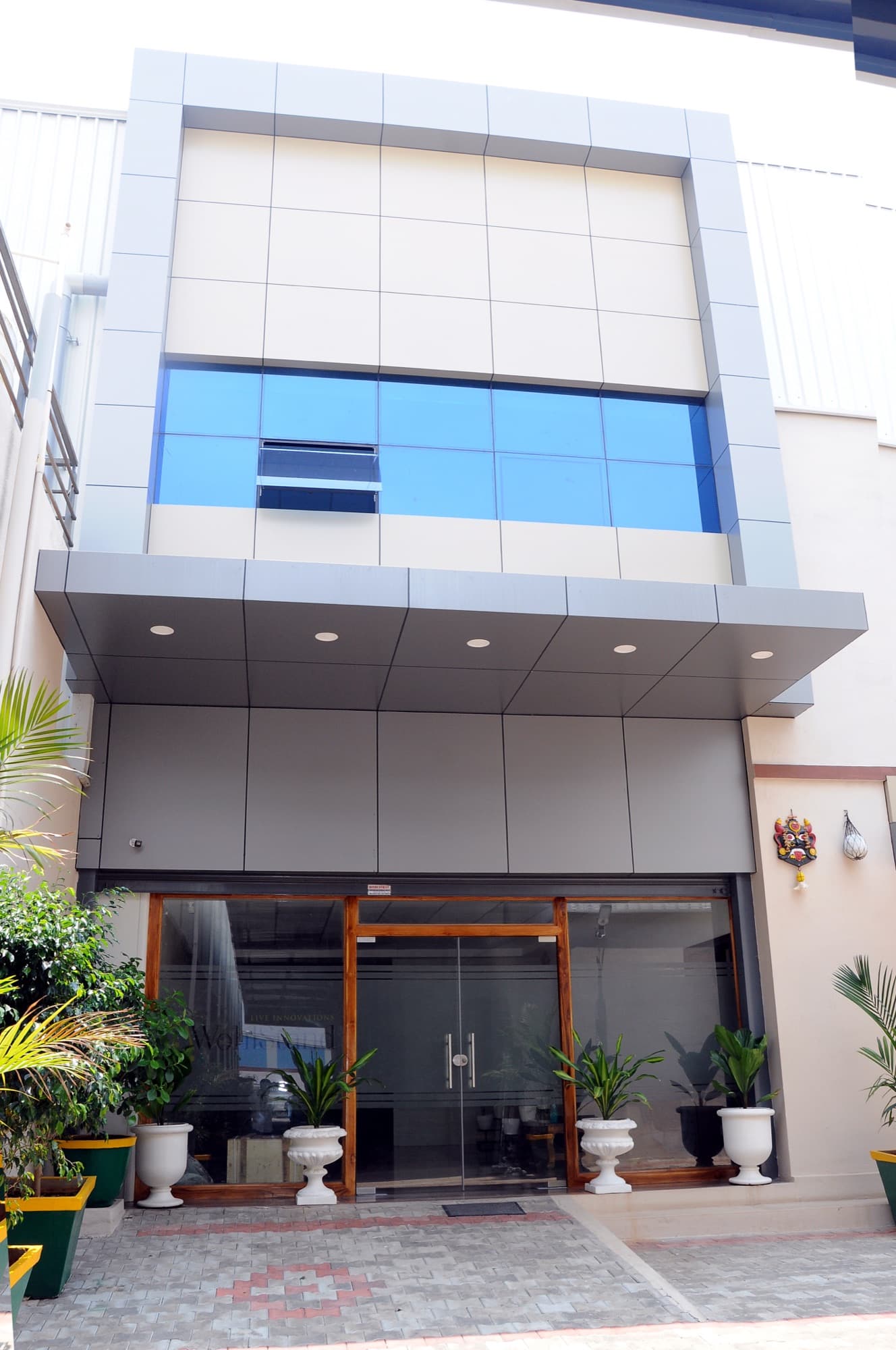 Front of the WohlStand Pharma building